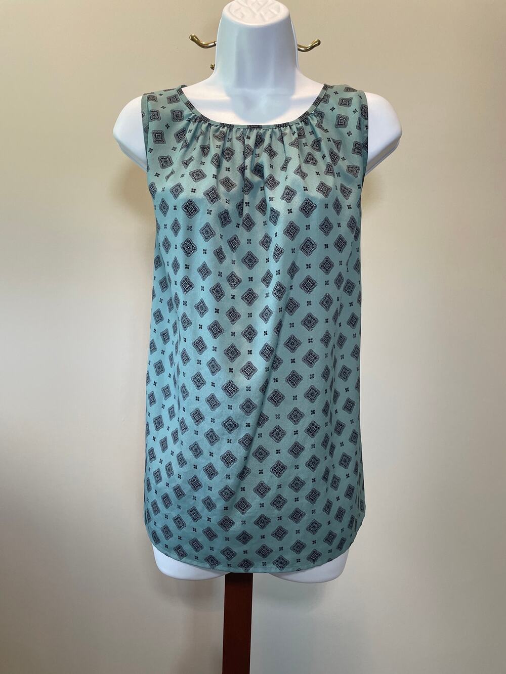 LOFT Sleeveless Boho Print Top Size M Cool Blue